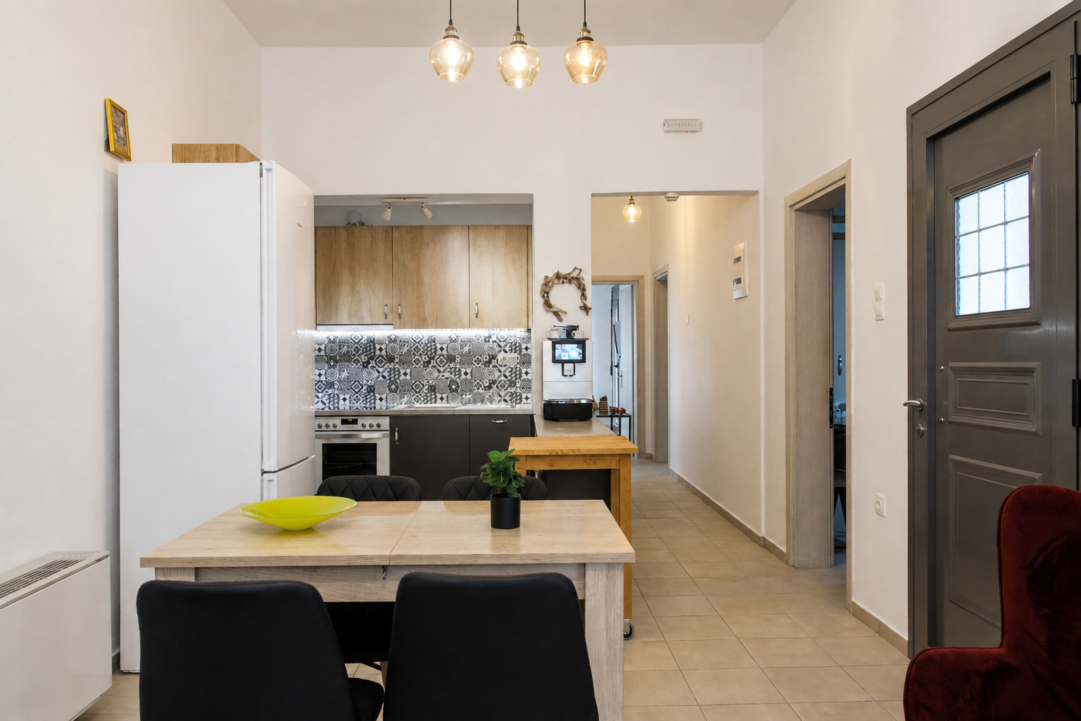 Open plan kitchen and dining area